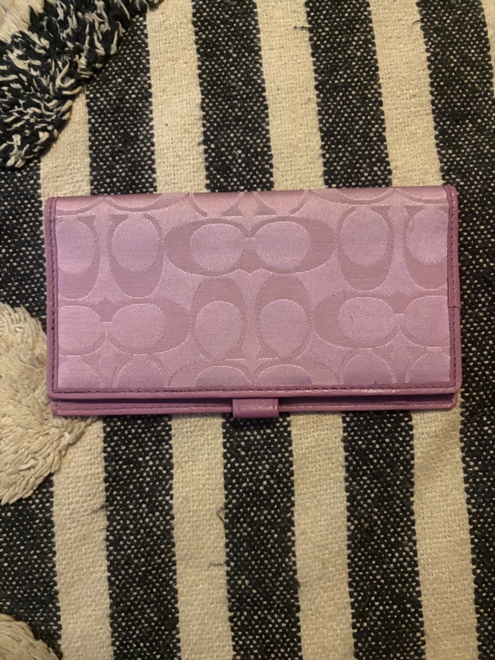 Coach Lavender Signature Jacquard Checkbook cover case. - Picture 3 of 3